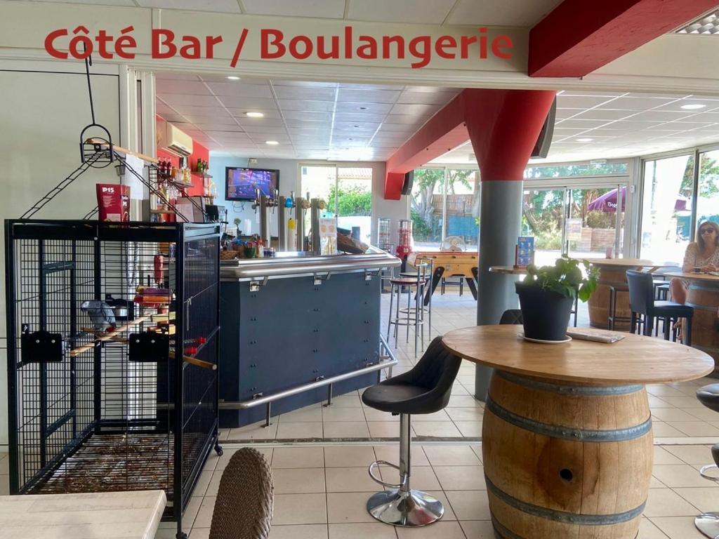 Hotel Restaurant La Ceinture Vauvert Eksteriør bilde